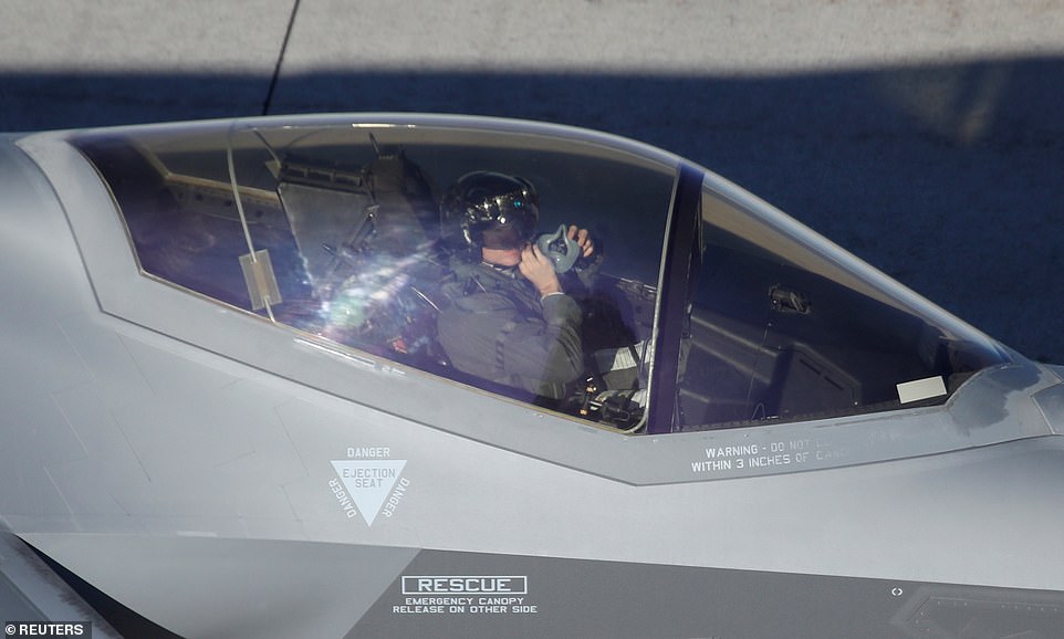 سوپای ئەمەریکا نمایشی فڕۆکەی ئێف- 35 دەکات